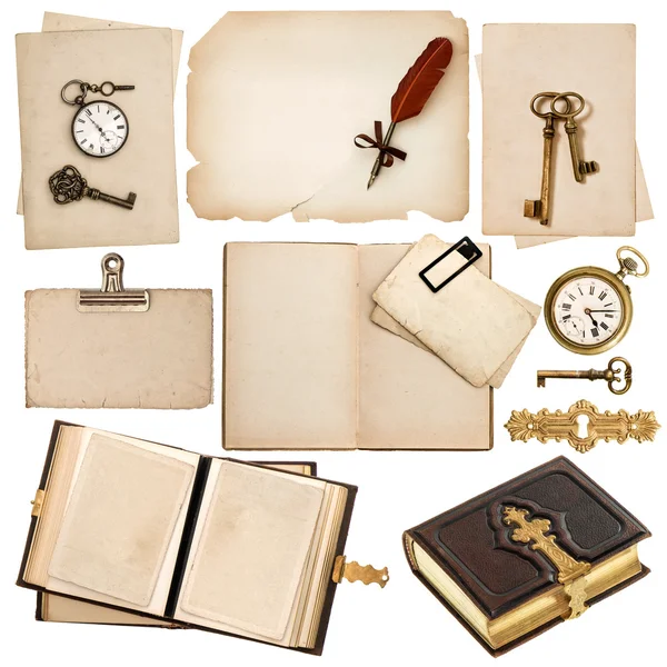 Livre antique et accessoires vintage isolés sur blanc — Photo