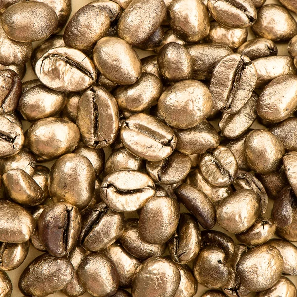 金黄的咖啡豆的特写。食品和饮料 — 图库照片