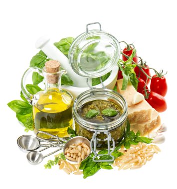 taze yeşil pesto sos için malzemeler