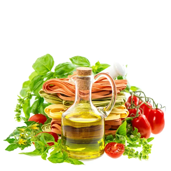 Olive oil with fresh mediterranean pasta — Stock Photo, Image