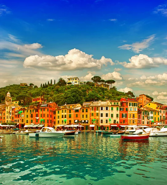 Portofino by på kusten av Liguriska havet — Stockfoto