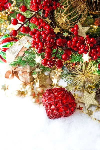 Decoration with red baubles, golden garlands, christmas tree — Stock Photo, Image