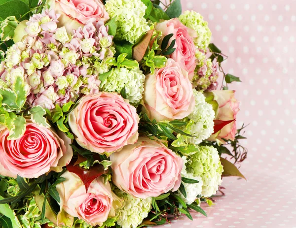 Ramo de rosas rosadas flores — Foto de Stock