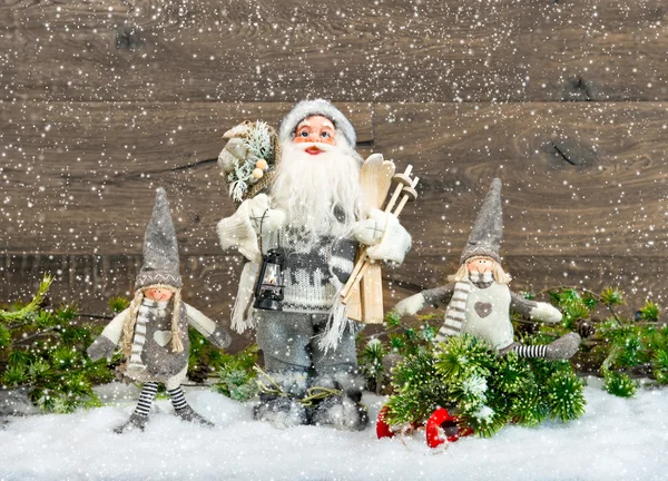 Santa claus en gelukkige jonge geitjes. decoratie van Kerstmis — Stockfoto