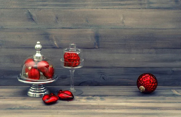 Decoración de Navidad con adornos rojos. bodegón nostálgico —  Fotos de Stock