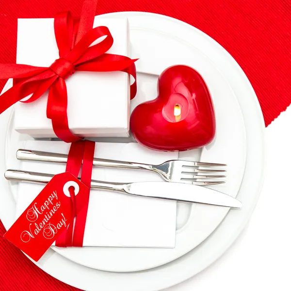 Valentines Day table decoration in red and white — Stock Photo, Image