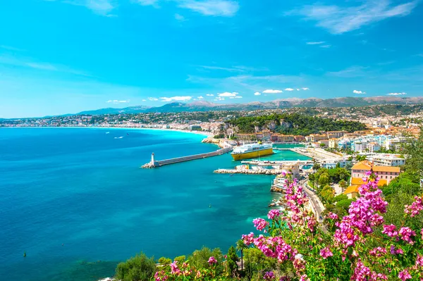 Cidade agradável, riviera francesa, mar mediterrâneo — Fotografia de Stock