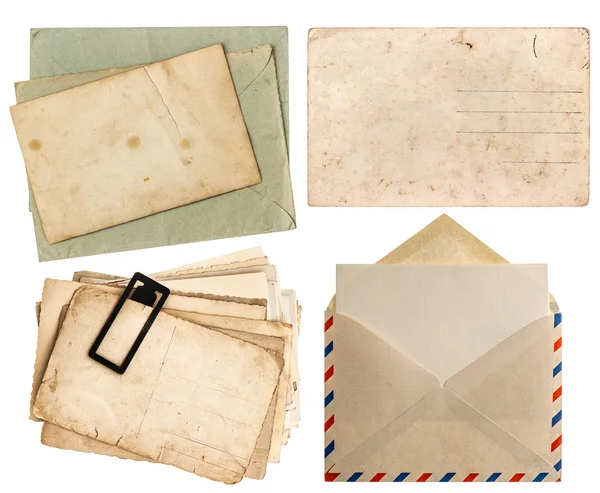Koperty air mail i pocztówki na białym tle — Zdjęcie stockowe