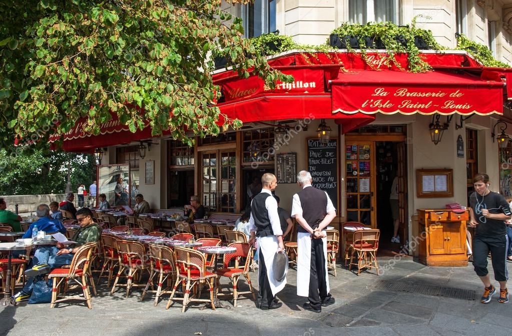 Scène de rue dans un café parisien traditionnel — Photo éditoriale ...