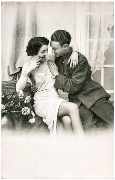 Unga romantiska erotisk sexig par. antika sepia bild — Stockfoto