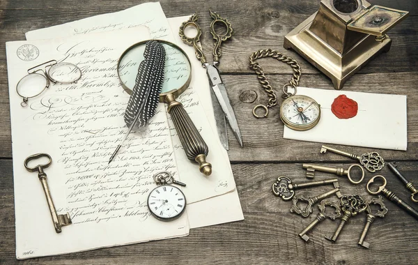Antique office supplies and writing accessories. nostalgic still — Stock Photo, Image