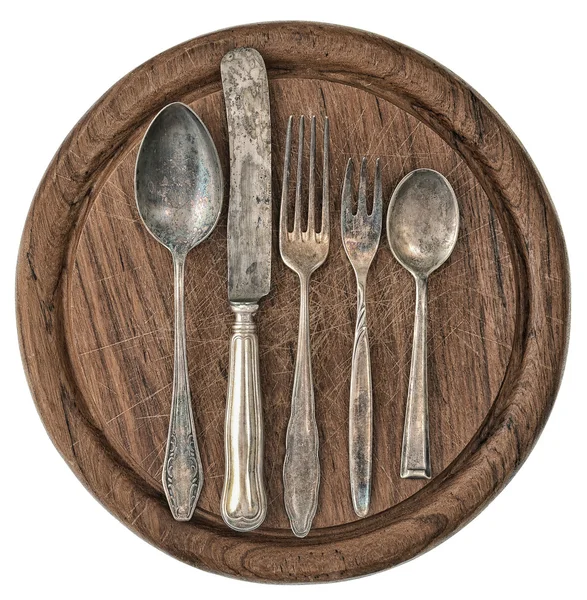 Rusztikus, fából készült konyhai pult antik ezüst evőeszközök — Stock Fotó