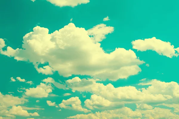 Turqiuse azul cielo nublado fondo — Foto de Stock