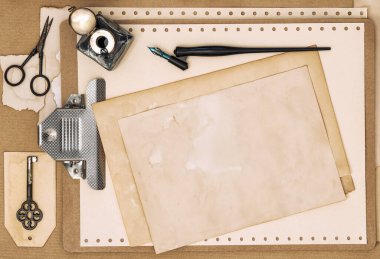 Eski model kağıt ve kırtasiye malzemeleri. Düz yatış retro