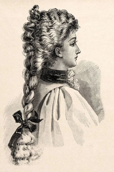 長い美しい髪の若い女性 1902年 フランス パリからのヴィンテージファッション彫刻 — ストック写真