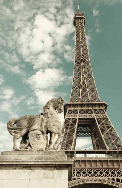 Eiffel Tower Paris France Retro Style Toned Picture — Stockfoto