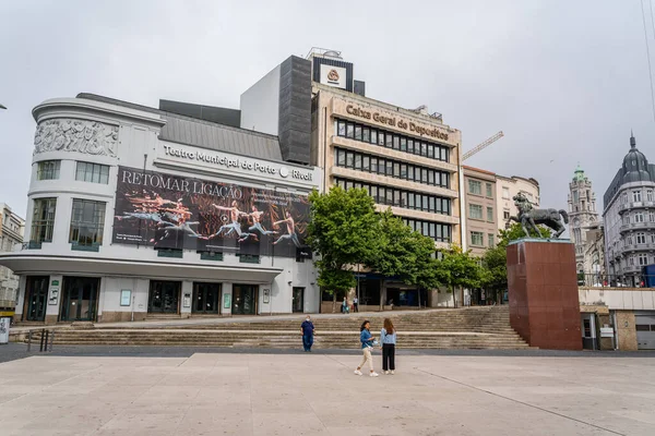 Porto Portugal August 2020 Touristen Gehen Stadttheater Rivoli Den Straßen — Stockfoto