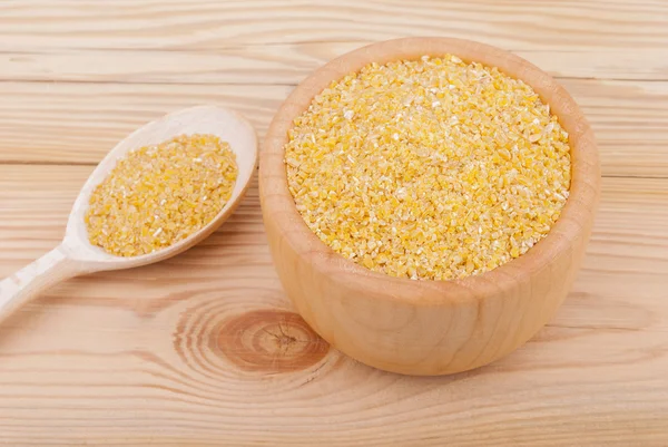 Cereales de trigo en un tazón . —  Fotos de Stock