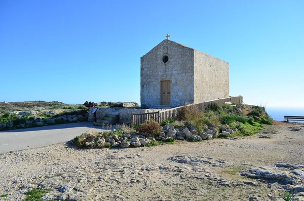 Una capilla en los acantilados - Malta — Foto de Stock