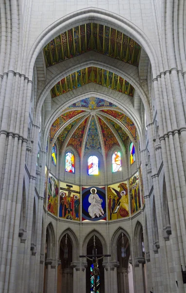 Interior da Catedral de Almudena de Madrid - Espanha — Fotografia de Stock