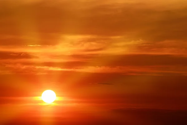 Piękny wschód słońca nad morzem — Zdjęcie stockowe