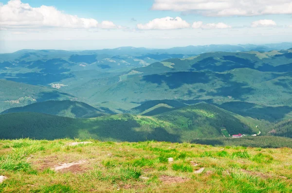 Widok na góry z góry goverli, Karpaty — Zdjęcie stockowe