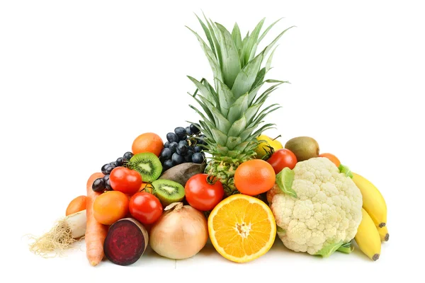 Ensemble de fruits et légumes différents sur fond blanc — Photo