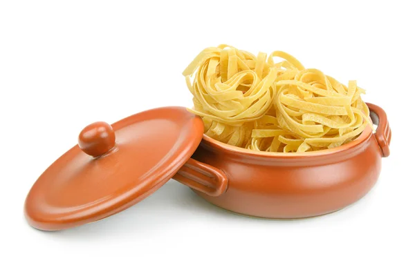 Noodles in a clay pot — Stock Photo, Image