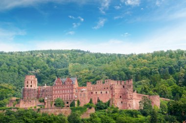 eski bir kale kalıntıları