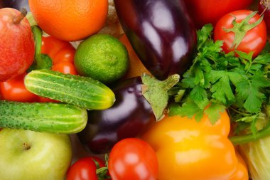 Çeşitli sebze ve meyvelerden güzel parlak bir arka plan.