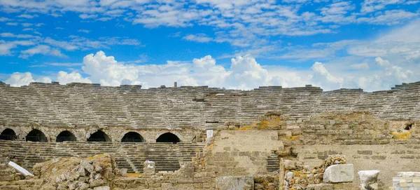 Ruïnes Van Een Antiek Amfitheater Side Turkey Vakantie Reizen Concept — Stockfoto