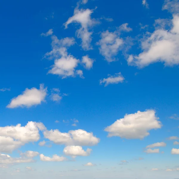 Blå Himmel Med Vackra Naturliga Vita Moln — Stockfoto