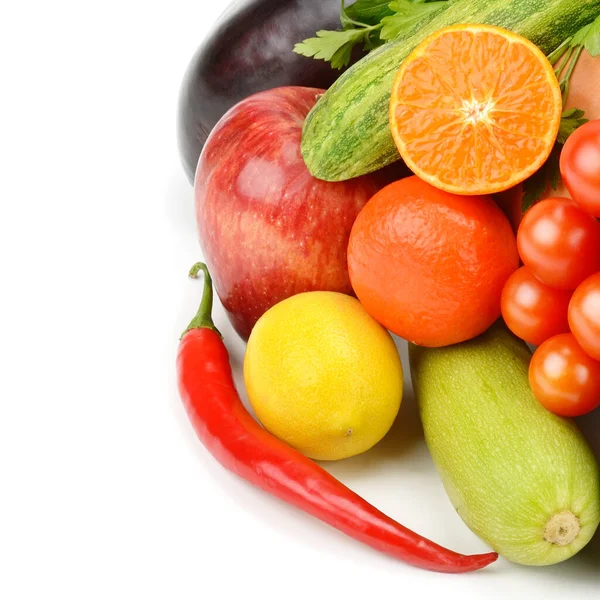 Σύνθεση Φρέσκων Φρούτων Και Λαχανικών Που Απομονώνονται Λευκό Φόντο — Φωτογραφία Αρχείου