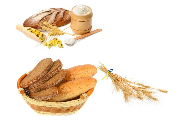 Zusammensetzung Von Brot Ähren Mehl Und Nudeln Isoliert Auf Weißem — Stockfoto