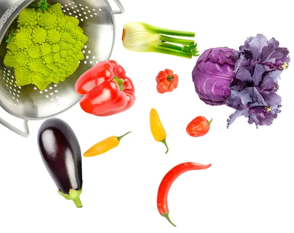 Conjunto Verduras Que Caen Colador Sobre Fondo Blanco Proceso Lavado —  Fotos de Stock