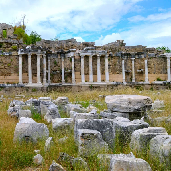 Fragmentos Bajorrelieve Columnas Frisos Piedra Mármol Ruinas Antigua Ciudad — Foto de Stock