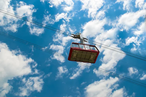 Antalya Ilinin Tahtali Dağı Nın Zirvesine Giden Yolda Giden Teleferik — Stok fotoğraf