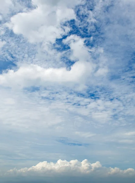Blue Sky Beautiful Cumulus Clouds Vertical Photo —  Fotos de Stock