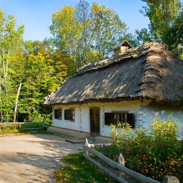 Starověké Ukrajinské Chaty Národním Muzeu Lidové Architektury Života Ukrajiny Pirogovo — Stock fotografie