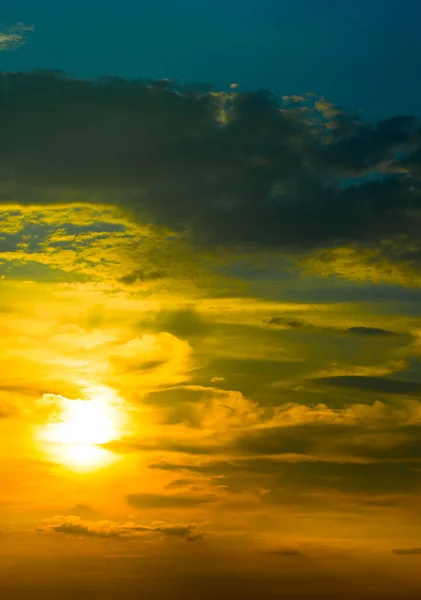 Beautiful Sky Bright Sunset Sunrise Light Clouds Vertical Photo — Foto Stock