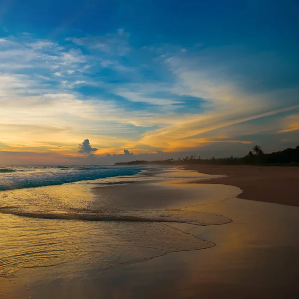 Beautiful Sunset Beach Tropical Sea — стоковое фото