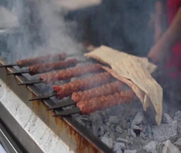 Delicious Adana Kebabs Grilling Bbq Smokes Orange Blossom Carnival City — 图库视频影像