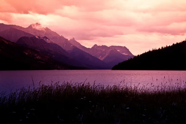 Coucher de soleil de montagne Photo De Stock