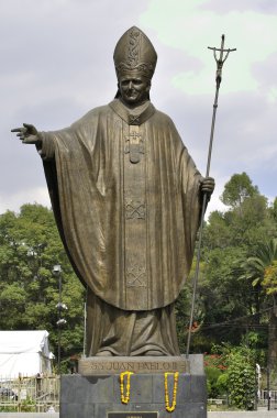 Papa heykeli