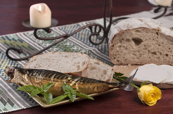 Fish and bread — Stock Photo, Image