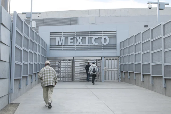 Border crossing — Stock Photo, Image