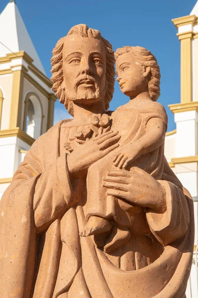 Pomarańczowy Posąg Józefa Dzieciątkiem Jezus Przed Misją San Jose Del — Zdjęcie stockowe