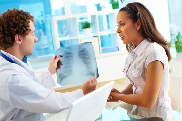 Showing x-ray — Stock Photo, Image