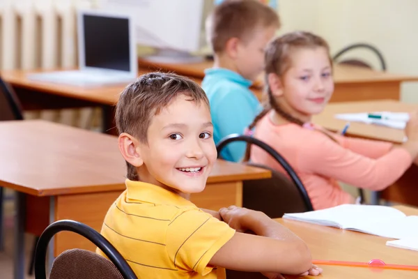 Schüler am Arbeitsplatz — Stockfoto