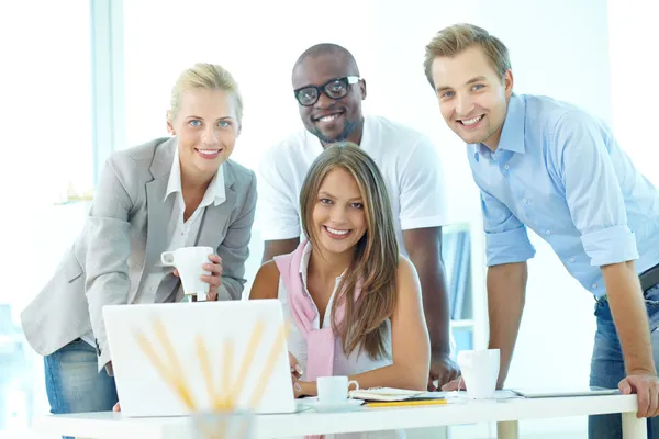 Equipo de estudiantes — Foto de Stock